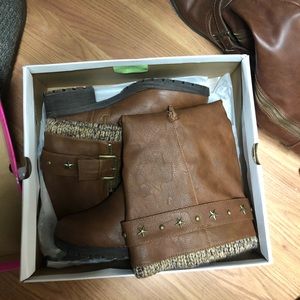 NWT brown boots